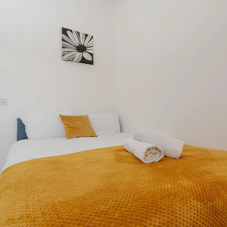 아파트 Huge 4br Escape - Etihad - Coop -free Parking