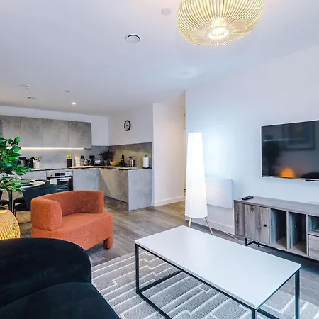 Modern 2br 2ba W Secure Parking Appartement