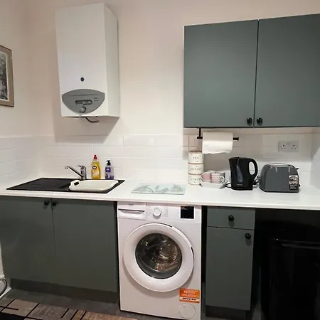 Private Within Shared 3 Apartman