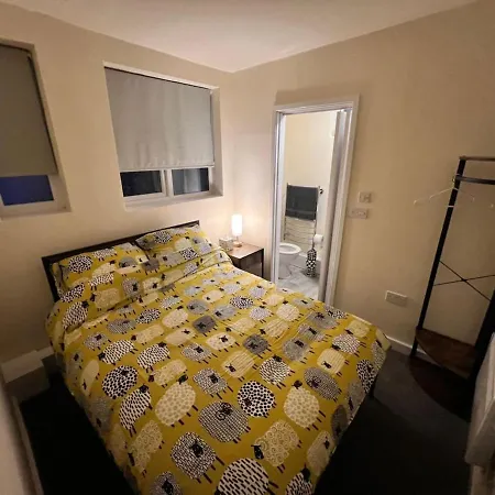 Cosy One-bedroom Ground Floor Flat In Eccles,