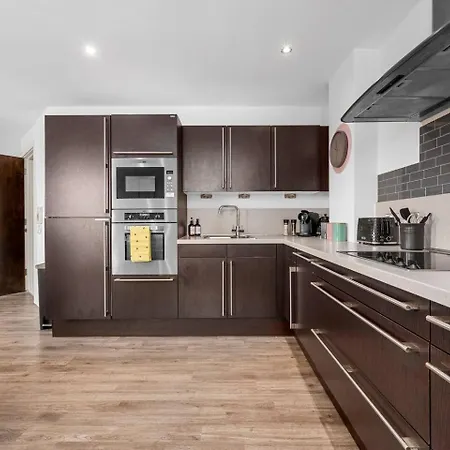 Apartman Cityscape Mcr Skyline- 2br, Free Parking, Views *