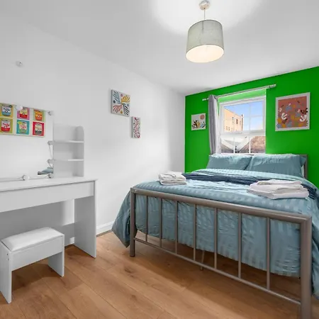 Daire Oxford Road Haven: Modern 1-bedroom Escape