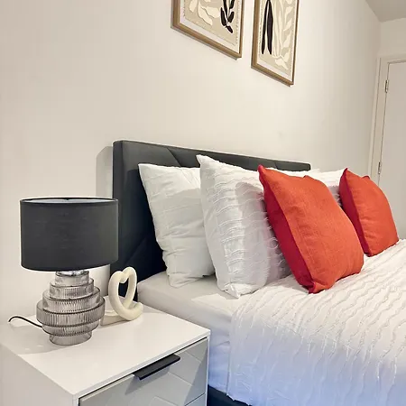 The Citylive Coop Arena Apartment *