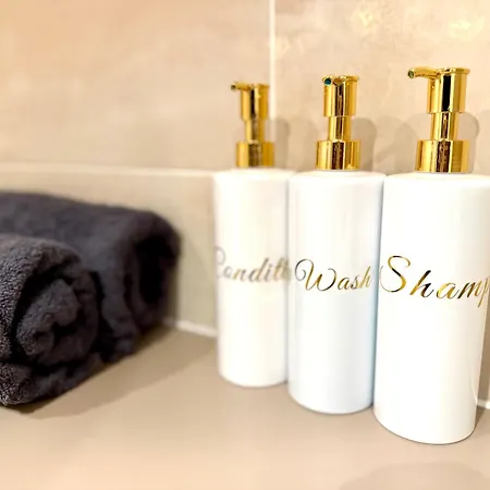 Lux High-rise Two Bed-balcony With Waterside View *