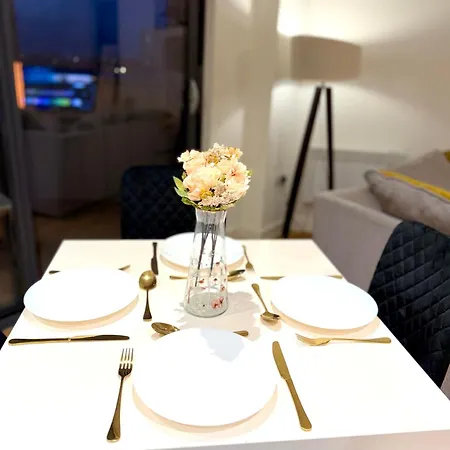 Lux High-rise Two Bed-balcony With Waterside View *