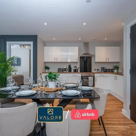 아파트 Luxury Waterfront 2br - Free Gym Access & Parking 맨체스터