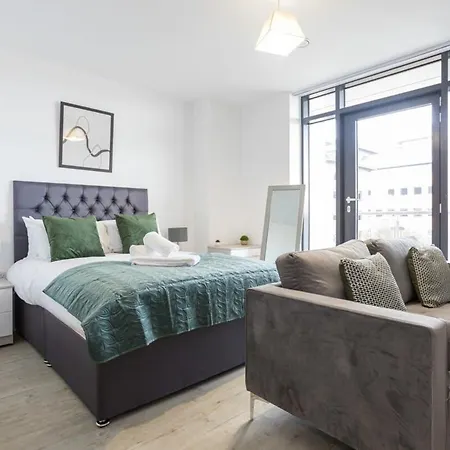 Modern With Balcony In Apartment