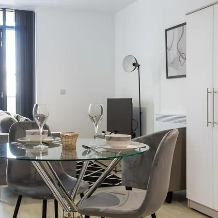 Modern With Balcony In * Manchester