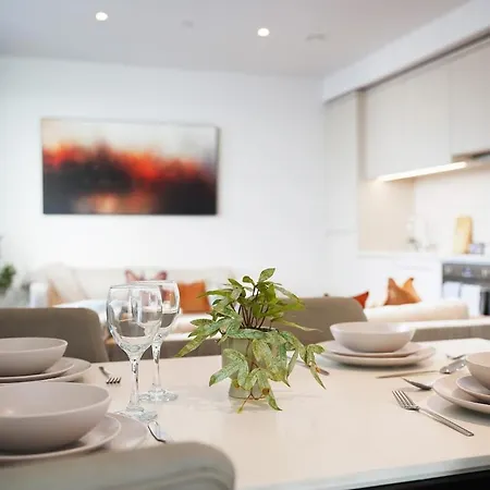 דירה Stylish And Spacious 2 Bedroom 2 Bathroom מנצ'סטר