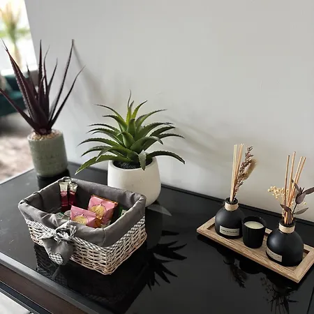 The Haven - 2 Bed Cozy - Sleeps 6 - Private Parking Apartment *