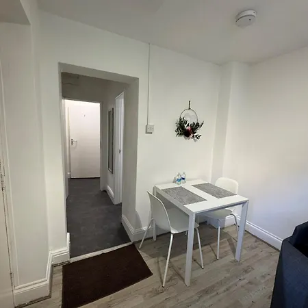 Goulden 2 * Mánchester