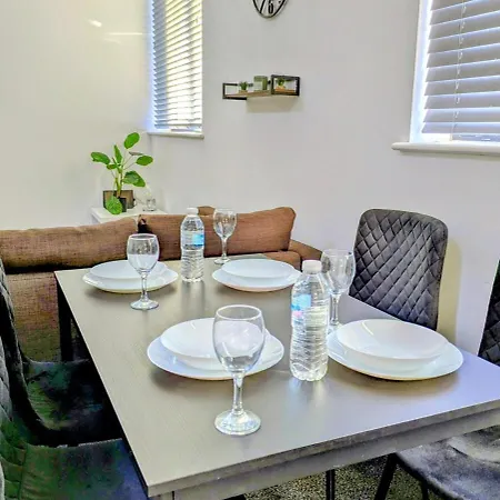 Spacious&modern 2br - Free Parking