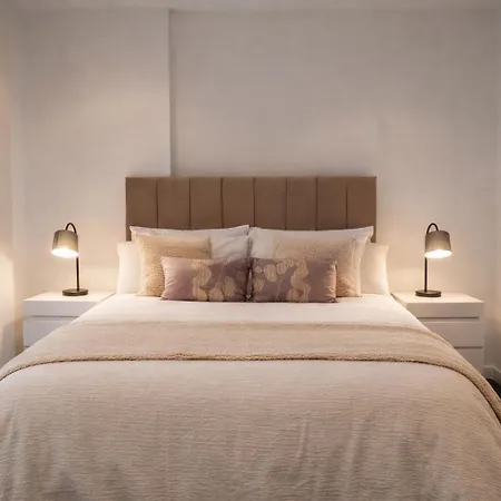 High-end Modern Two-bedroom