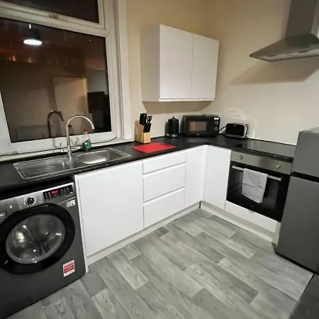 Cosy One-bedroom Ground Floor Flat In Eccles,