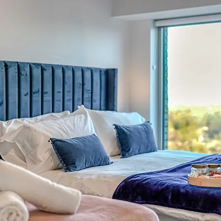 & Town Centre View - Free Parking - 1 Minute To Transport Links - Sleeps 5 Apartamento Manchester