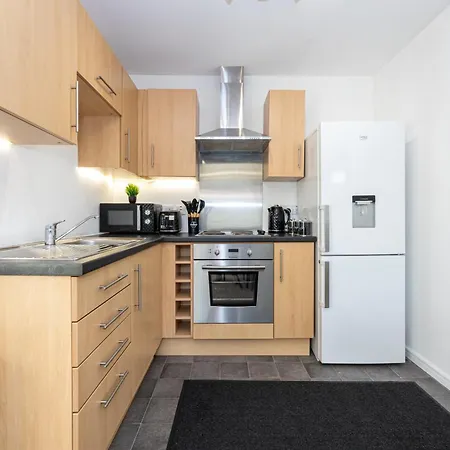 Cityside Walk To Etihad & Coop Live *