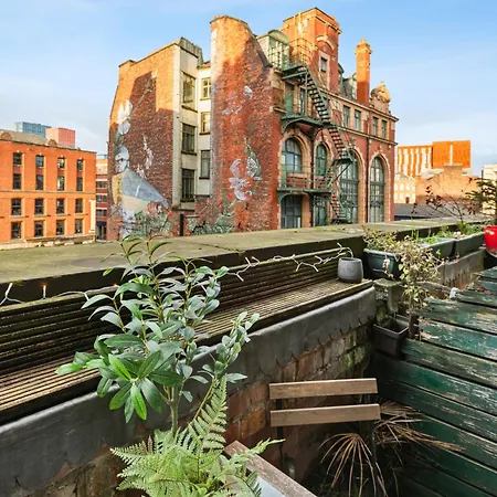 Rooftops View, Northern Quarter, Balcony *