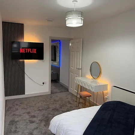 The Royal 1br Near Etihad Stadium & Coop Live דירה מנצ'סטר