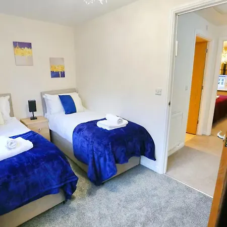 Modern Two-bedroom House Close To Centre *