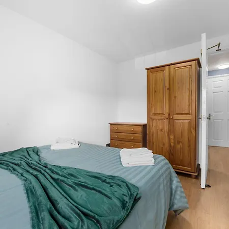 Oxford Road Haven: Cozy 1-bedroom Retreat Daire Manchester
