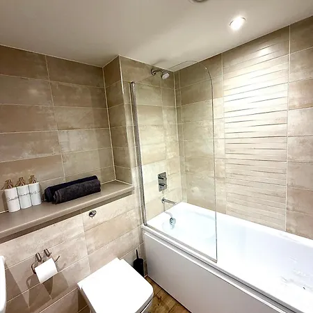 Lux High-rise Two Bed-balcony With Waterside View *