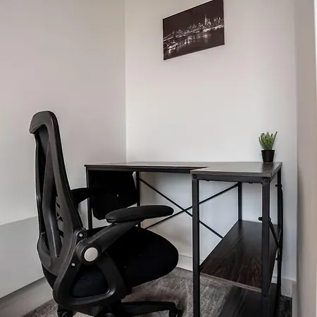 Elegant Modern One Bed Flat With Juliet Balcony Apartman