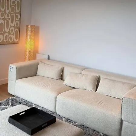 2bed - Sleeps 4 Centre Parking *