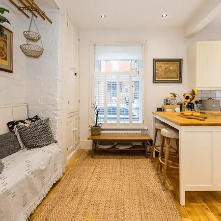 1bdr Didsbury Loft With Parking And Outdoor Space *