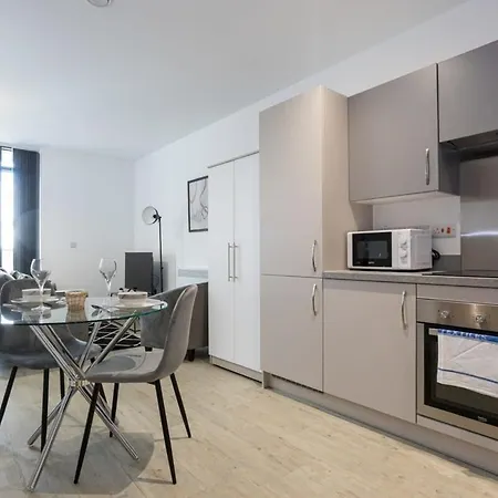 Apartment Modern With Balcony In