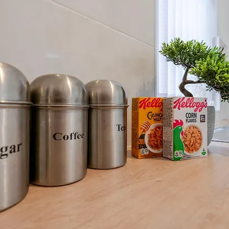 Apartament Bright&cozy Retreat Near Hotspots 2