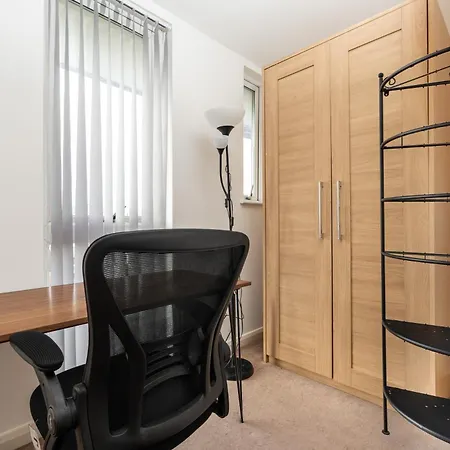 Huge 4br Escape - Etihad - Coop -free Parking Apartmán *