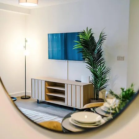 Modern 2br W Secure Parking Salford 公寓 曼彻斯特