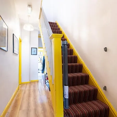 Vibrant 3 Bedroom Art Duplex Spacious & Unique * Manchester