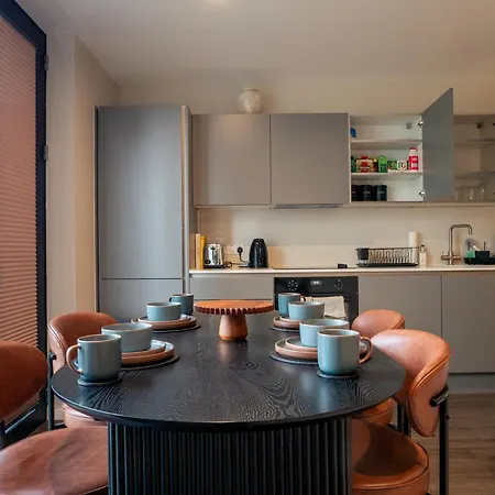 아파트 Equinox 5 Mins From Victoria Station *