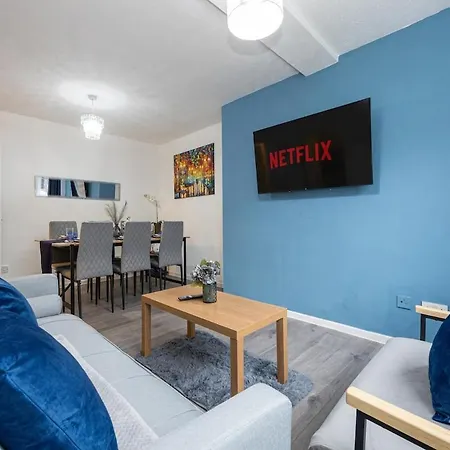2 Bed Flat Centre - Sleeps 8 - Free Parking - Contractors & Long Offer - Wi-fi & Netflix - Workspace & Coffee 曼彻斯特