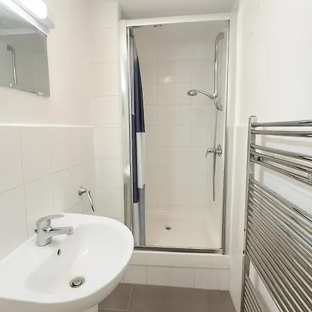 1Bed Cozy Basment Apartment Manchester