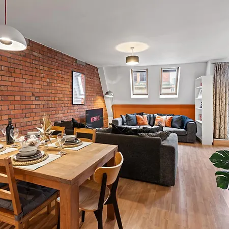 Rooftops View, Northern Quarter, Balcony Апартаменты *