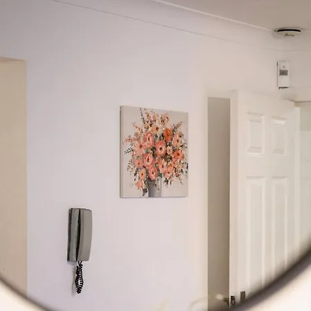 Modern 2 Bed Apartment, Salford Quays, Parking *