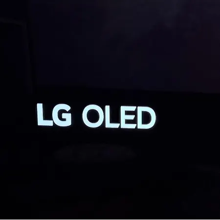 Appartamento Luxury 2-bed Apartment,office With Built-in Tv King Bed, Private Entrance And Free Parking *