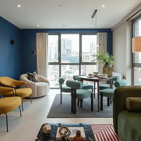 With Luxury Terrace & Gym In Center *