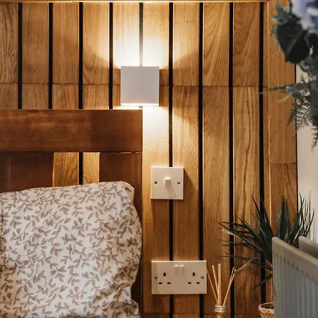 Chic Loft In Victorian House *