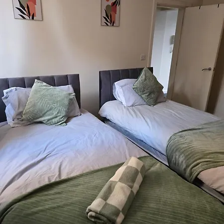 Apartament Bright 1br Garden With Fast Wifi