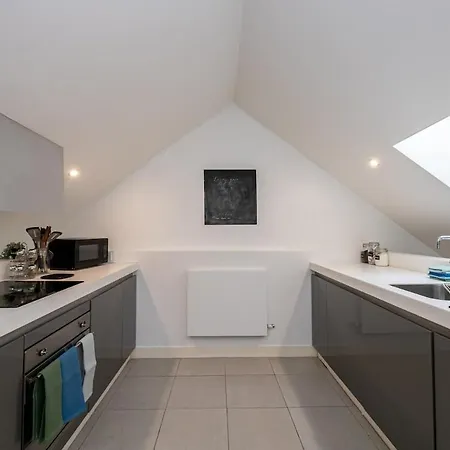 Apartment Stylish & Modern 3br - Garden, Parking & Ps5