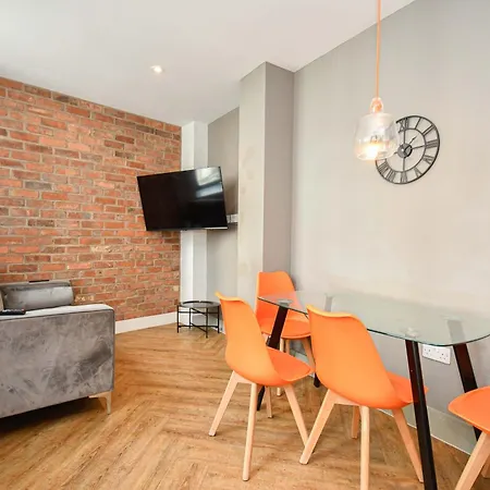 Convenient 2bed Flat W Security * مانشستر
