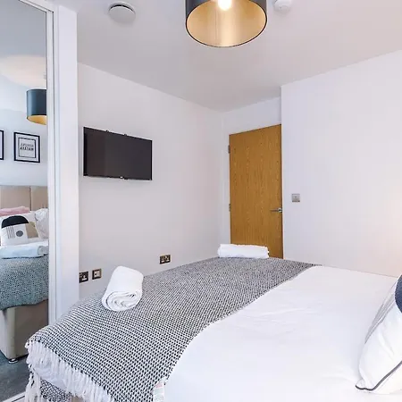 Central, 2 Bedroom, Penthouse Duplex * Manchester