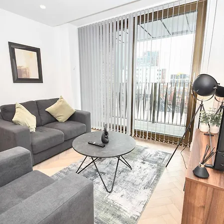 Contemporary Flat In W Balcony Apartman Manchester