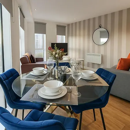 Designer Penthouse In With Parking Apartament Manchester