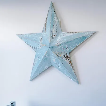 Luxury 2 Bed Close To Coop Etihad And Centre *