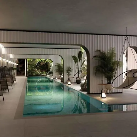 View With Pool شقة