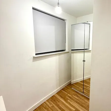 Lux High-rise Two Bed-balcony With Waterside View Apartment *